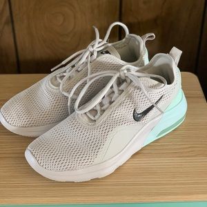 Nike Air Max Motion 2